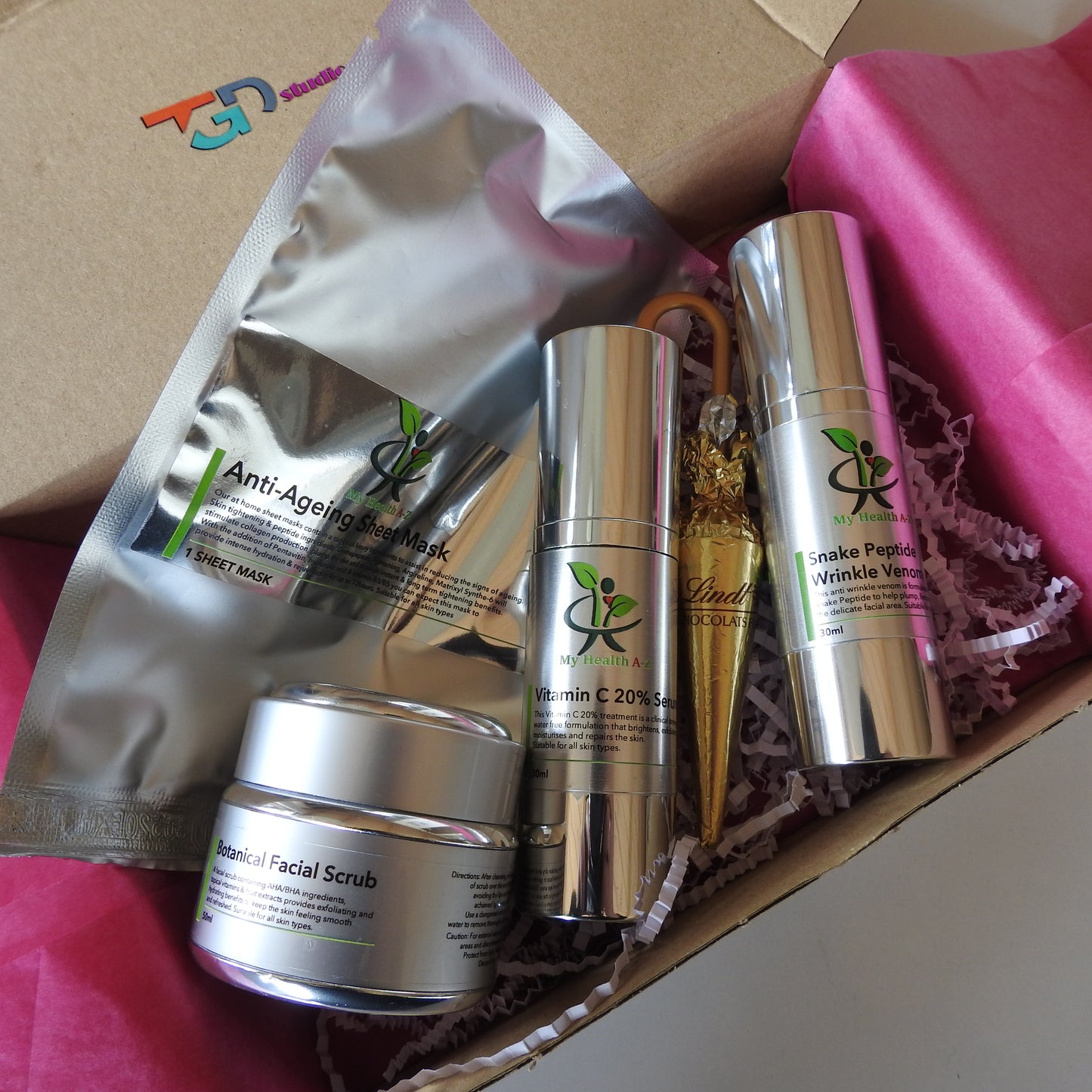 Lux gift box with Anit-Ageing Sheet Mask, Vitamin C 20% Serum, Snake Peptide Wrinkle Venom, Botanical facial crab