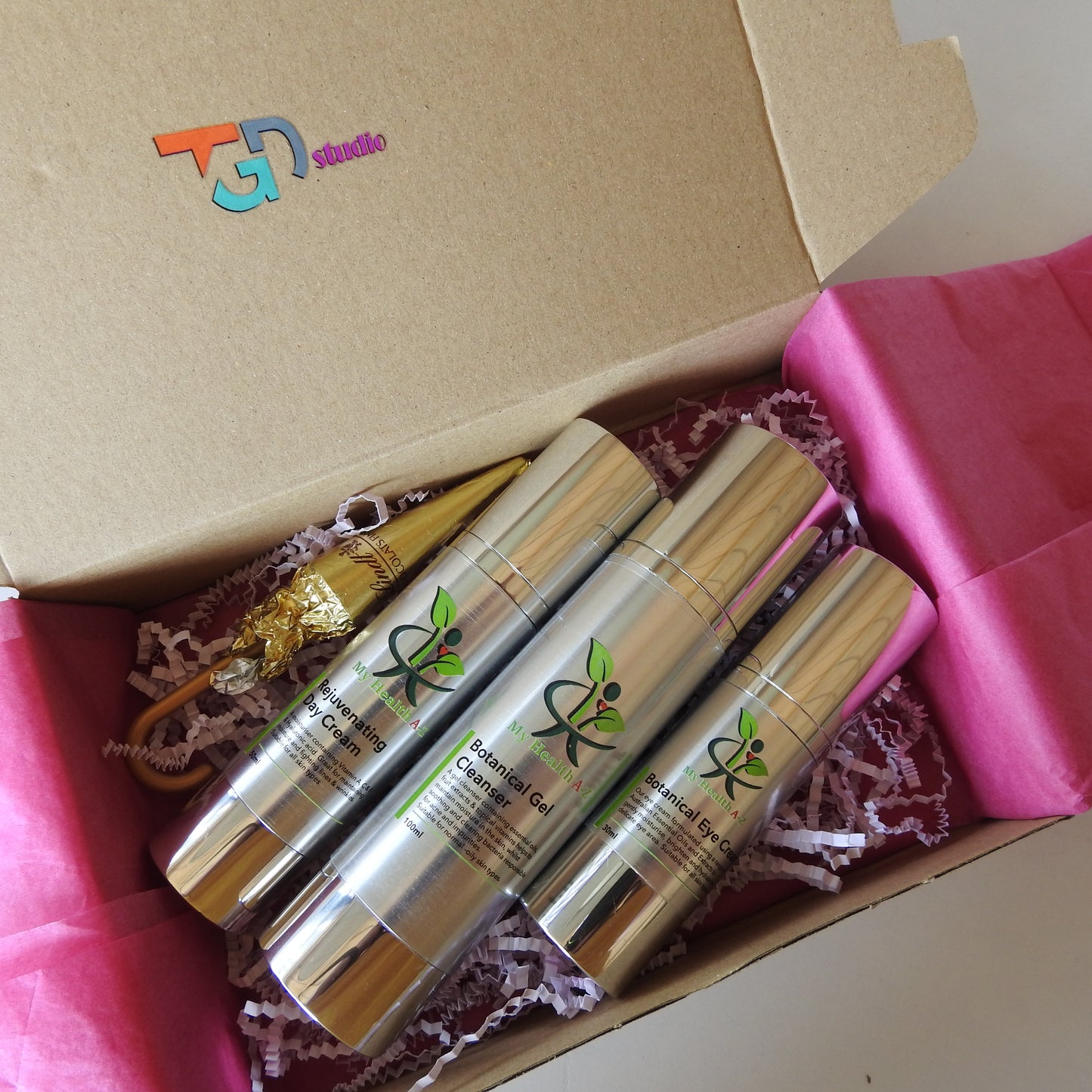 Gift box with rejuvenating day cream, botanical gel cleanser and botanical eye cream